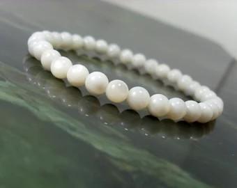 Benessere Naturale: Bracciale Madreperla: Il Segreto per la Serenità Mentale e il Benessere Sociale